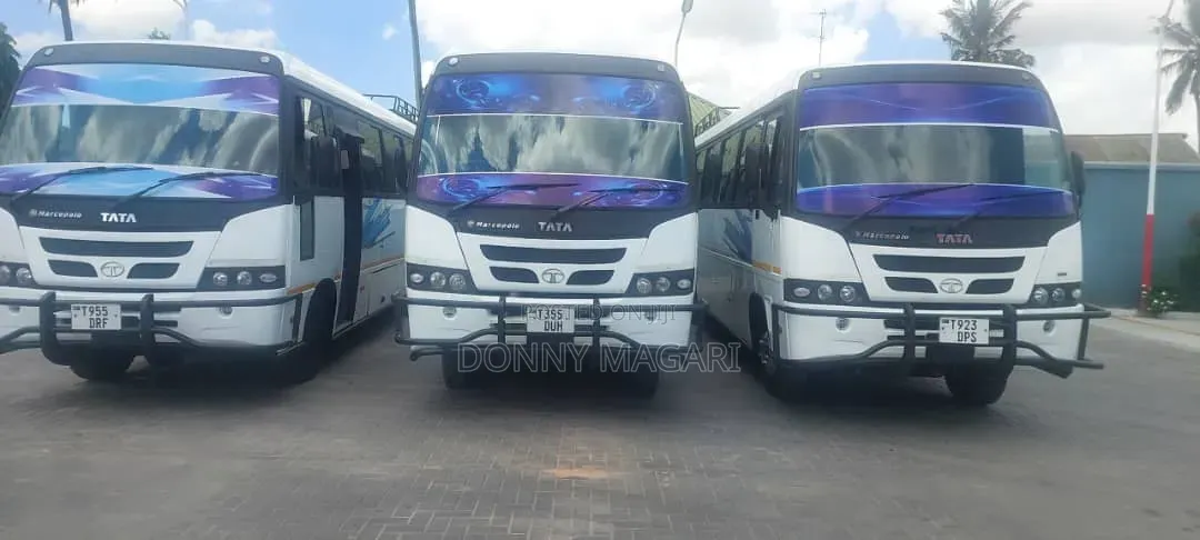 Tata Starbus Ultra Skool 2005 White