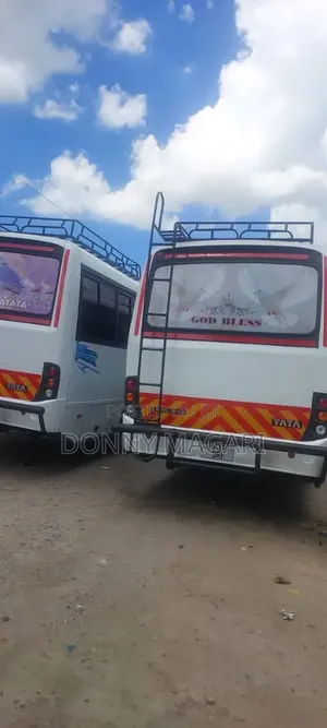 Tata Starbus Ultra Skool 2005 White