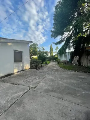 Plot Area SQM 1650 for Sale at Mikocheni B