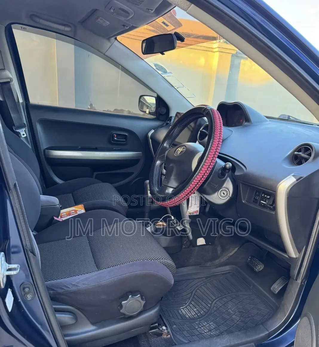 Toyota IST 2003 Blue