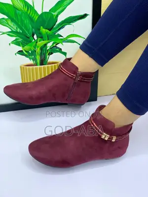 Women's Shoes//Travolta