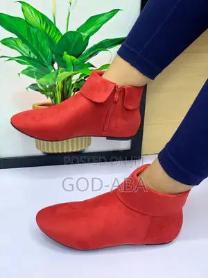 Women's Shoes//Travolta