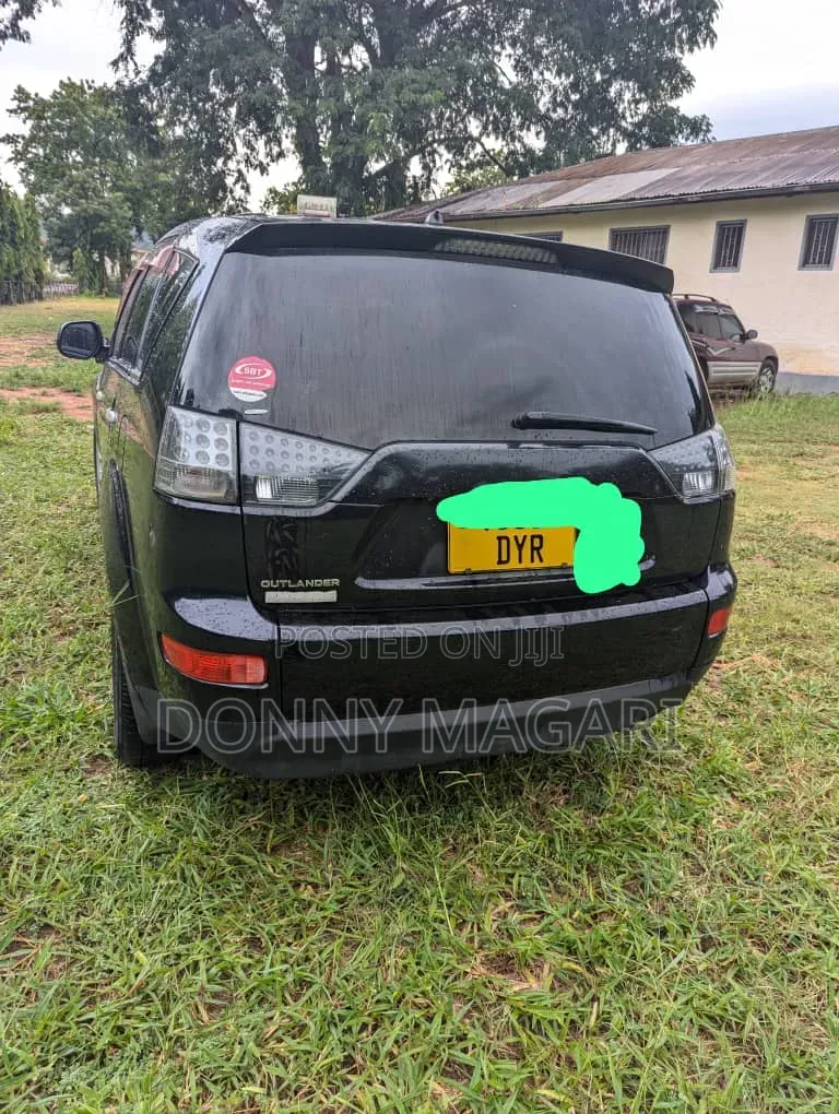 Mitsubishi Outlander 2010 Black