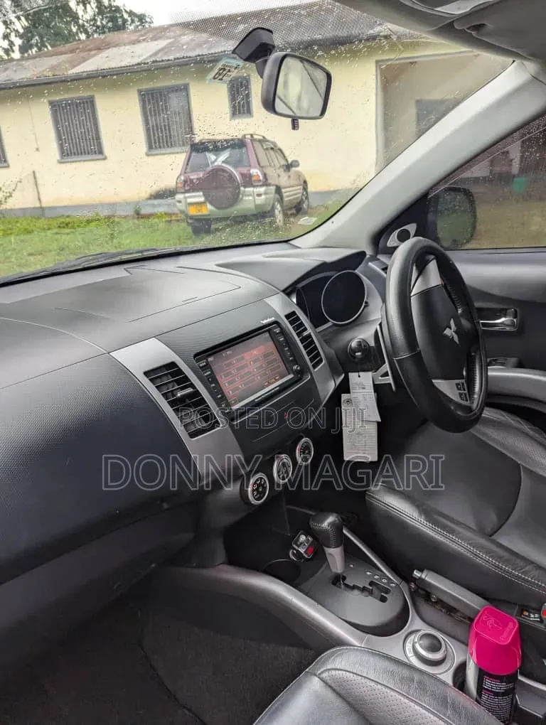 Mitsubishi Outlander 2010 Black