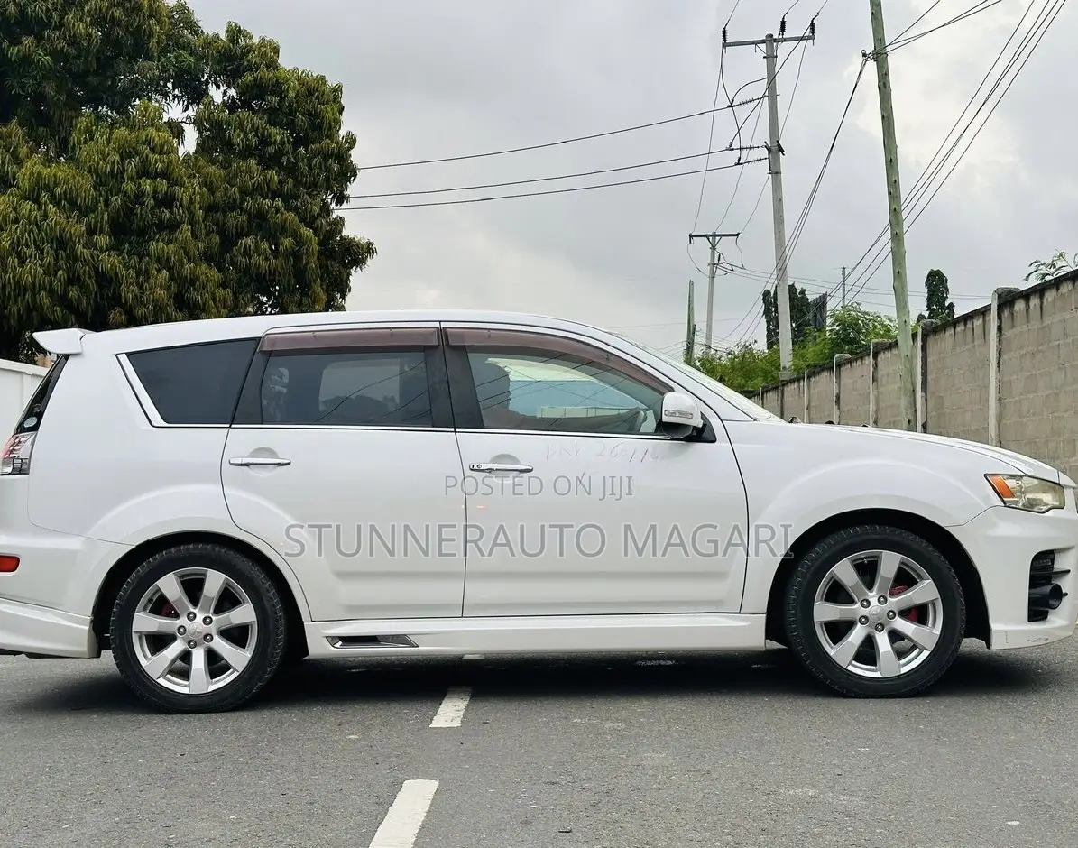 Mitsubishi Outlander 2010 Pearl