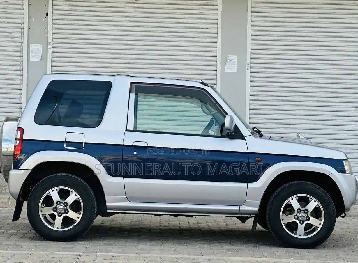 Mitsubishi Pajero Mini 2011 Blue