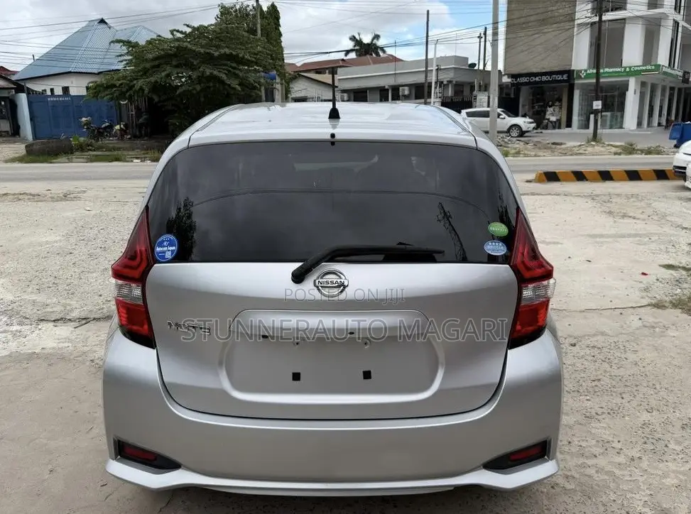 Nissan Note 2018 Silver