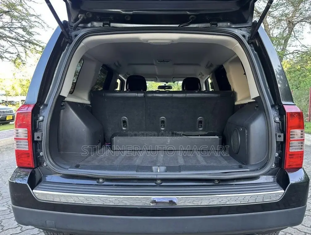 Jeep Patriot 2011 Black