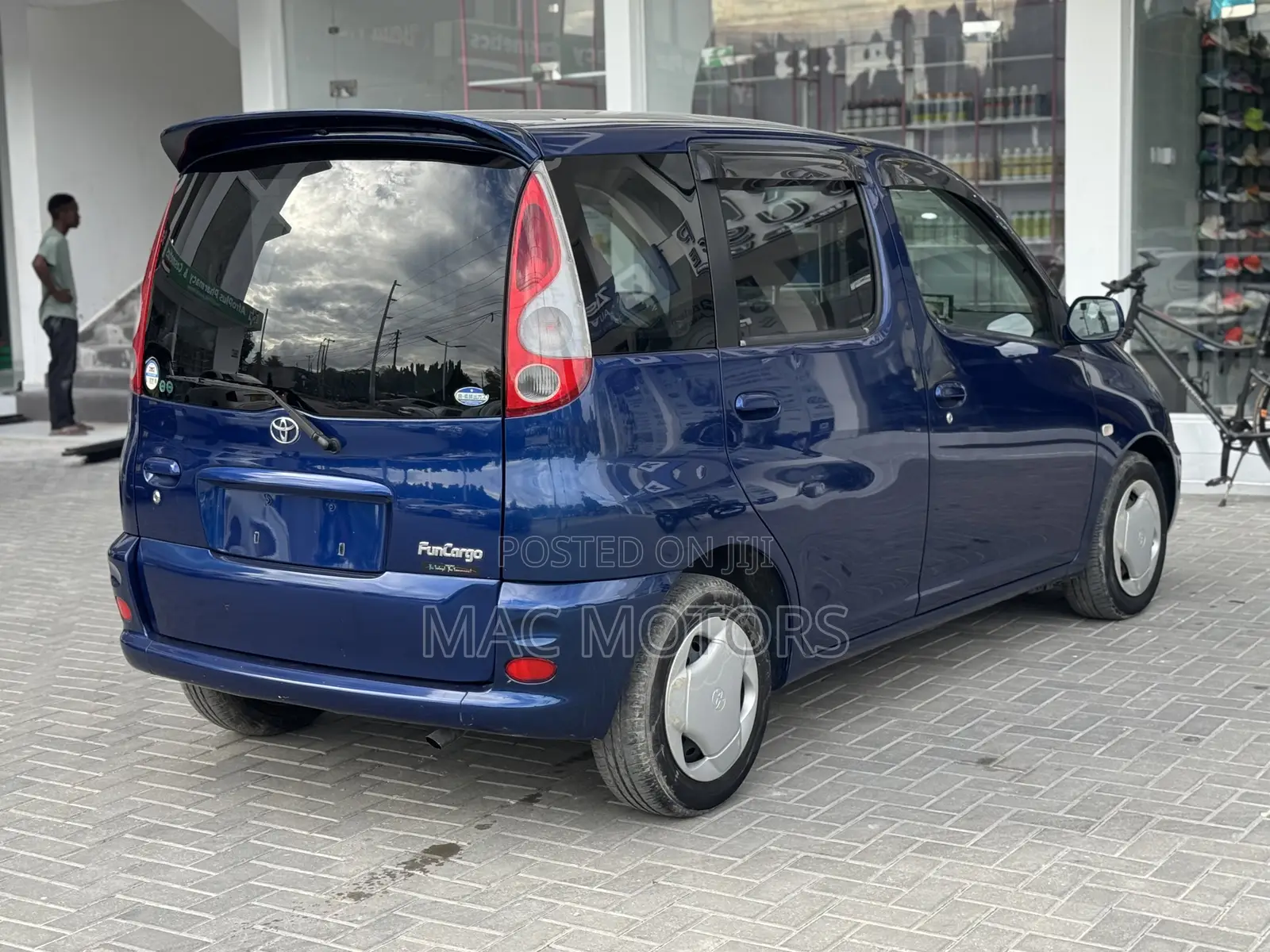 Toyota Fun Cargo 2004 Blue