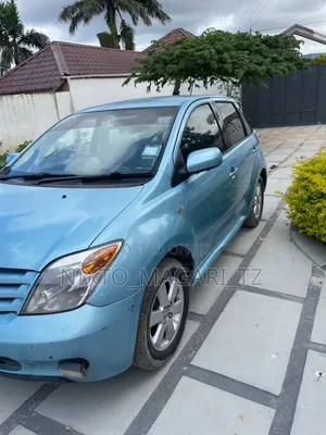 Toyota IST 2005 Blue