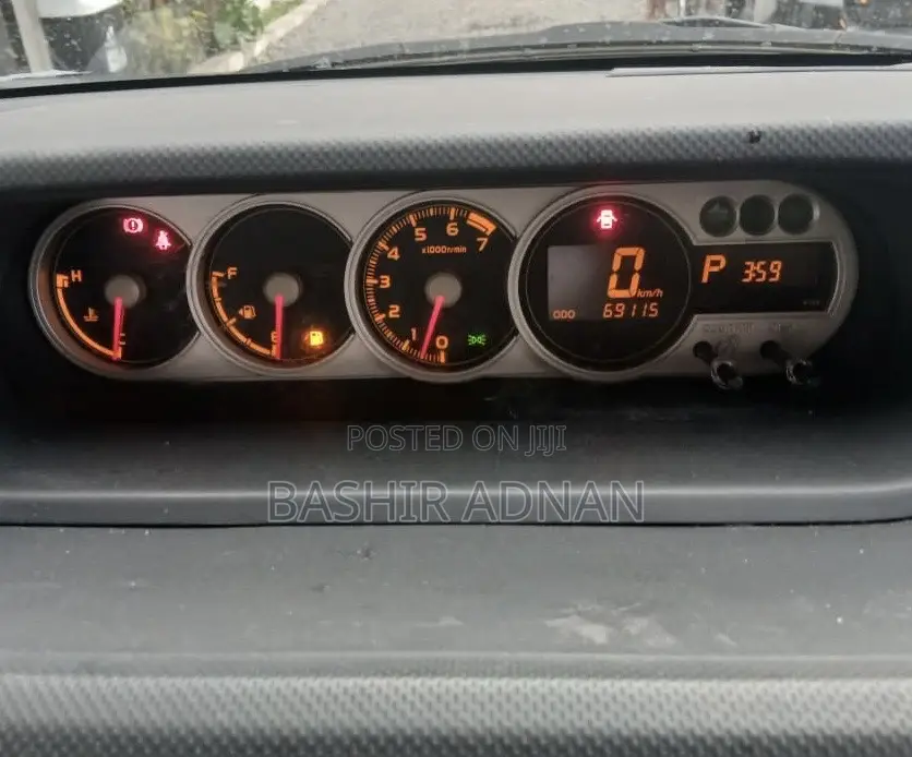 Toyota Corolla Rumion Hatchback 1.5 FWD 2011 Black