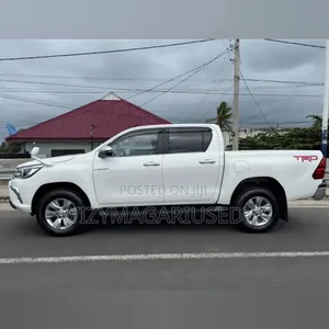 Toyota Hilux 2018 Off white
