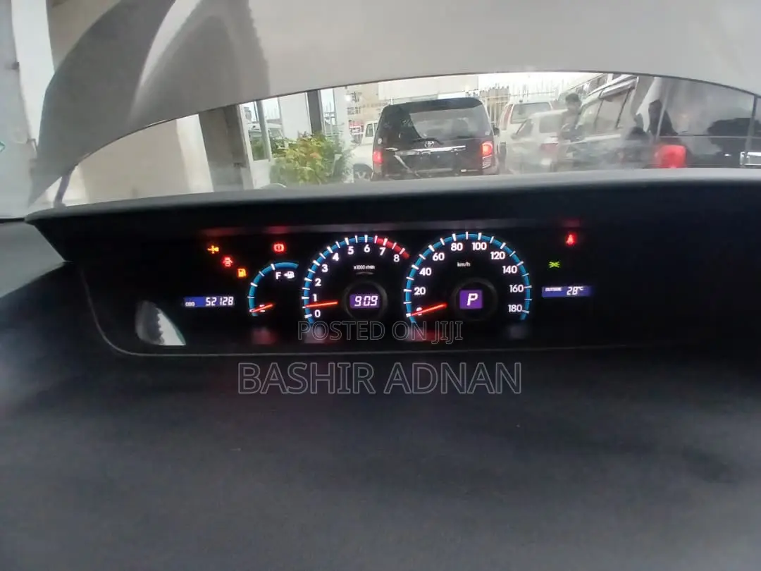 Toyota Voxy 2012 Gray