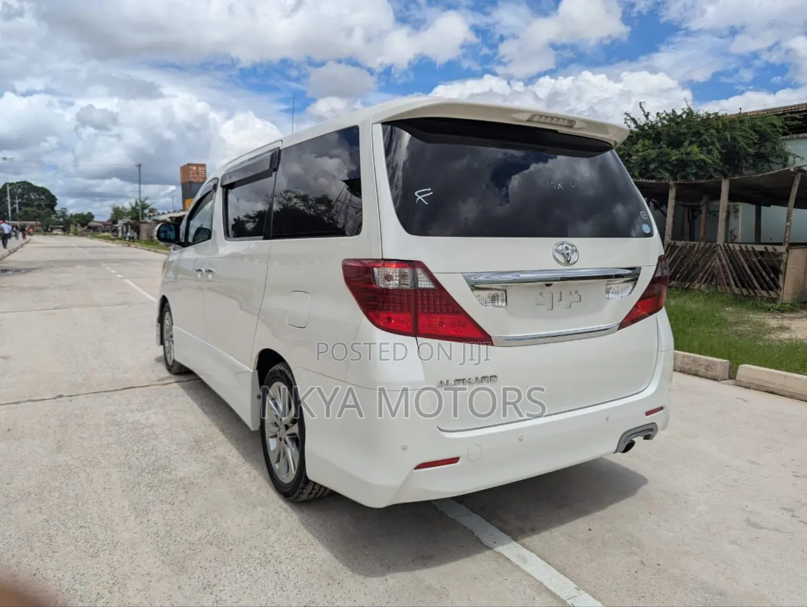 Toyota Alphard 2010 White