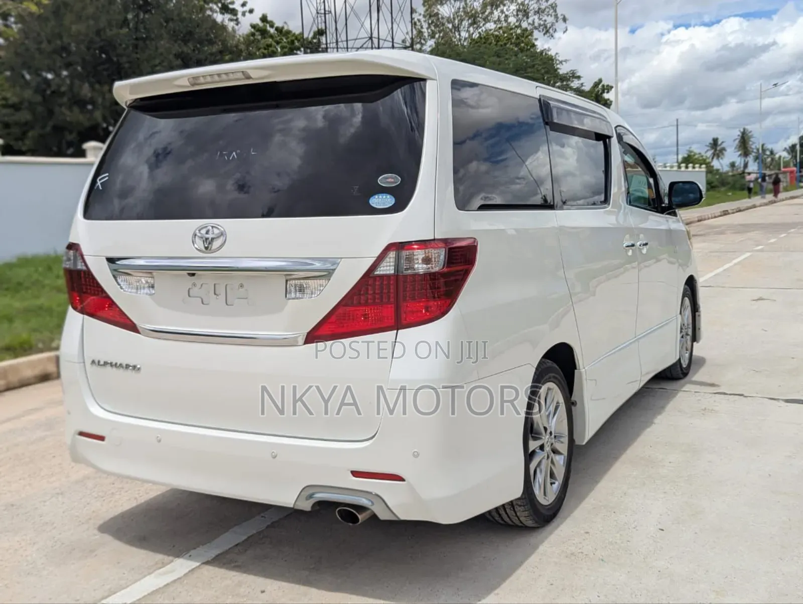 Toyota Alphard 2010 White