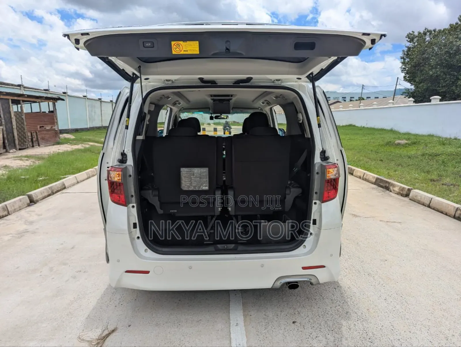 Toyota Alphard 2010 White