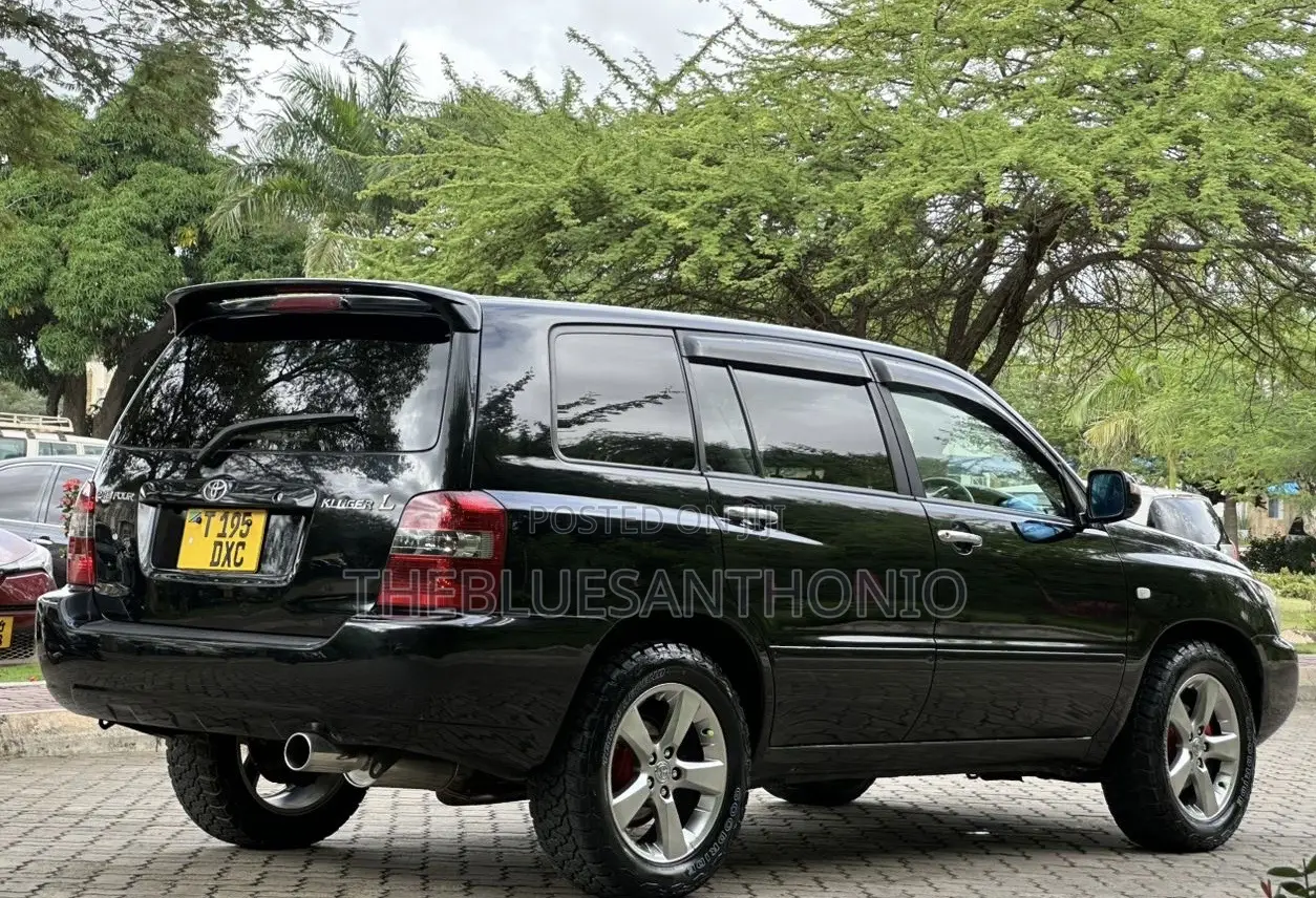 Toyota Kluger 2005 Black