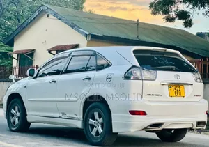 Toyota Harrier 2005 White
