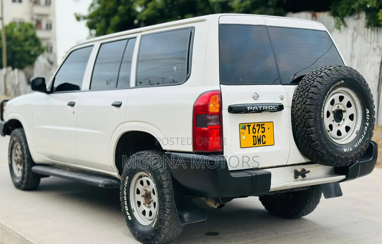 Nissan Patrol 2001 White