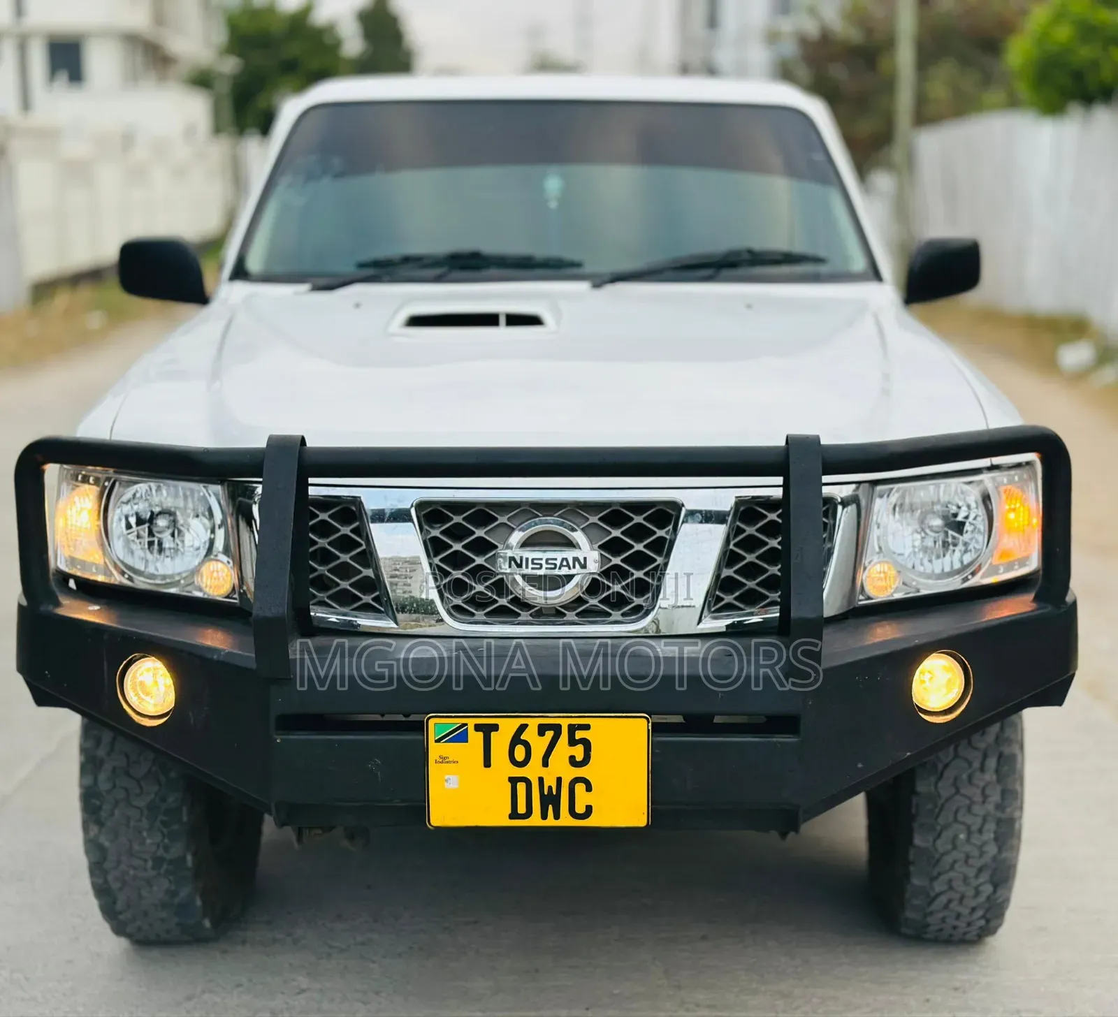 Nissan Patrol 2001 White