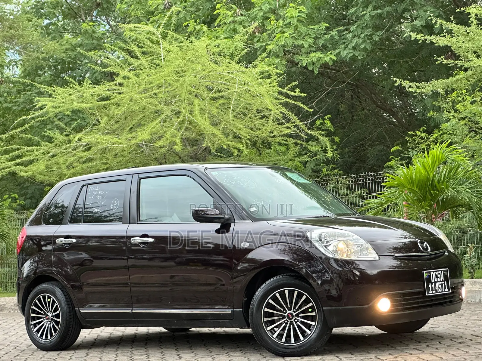 Mazda Verisa 2005 Black