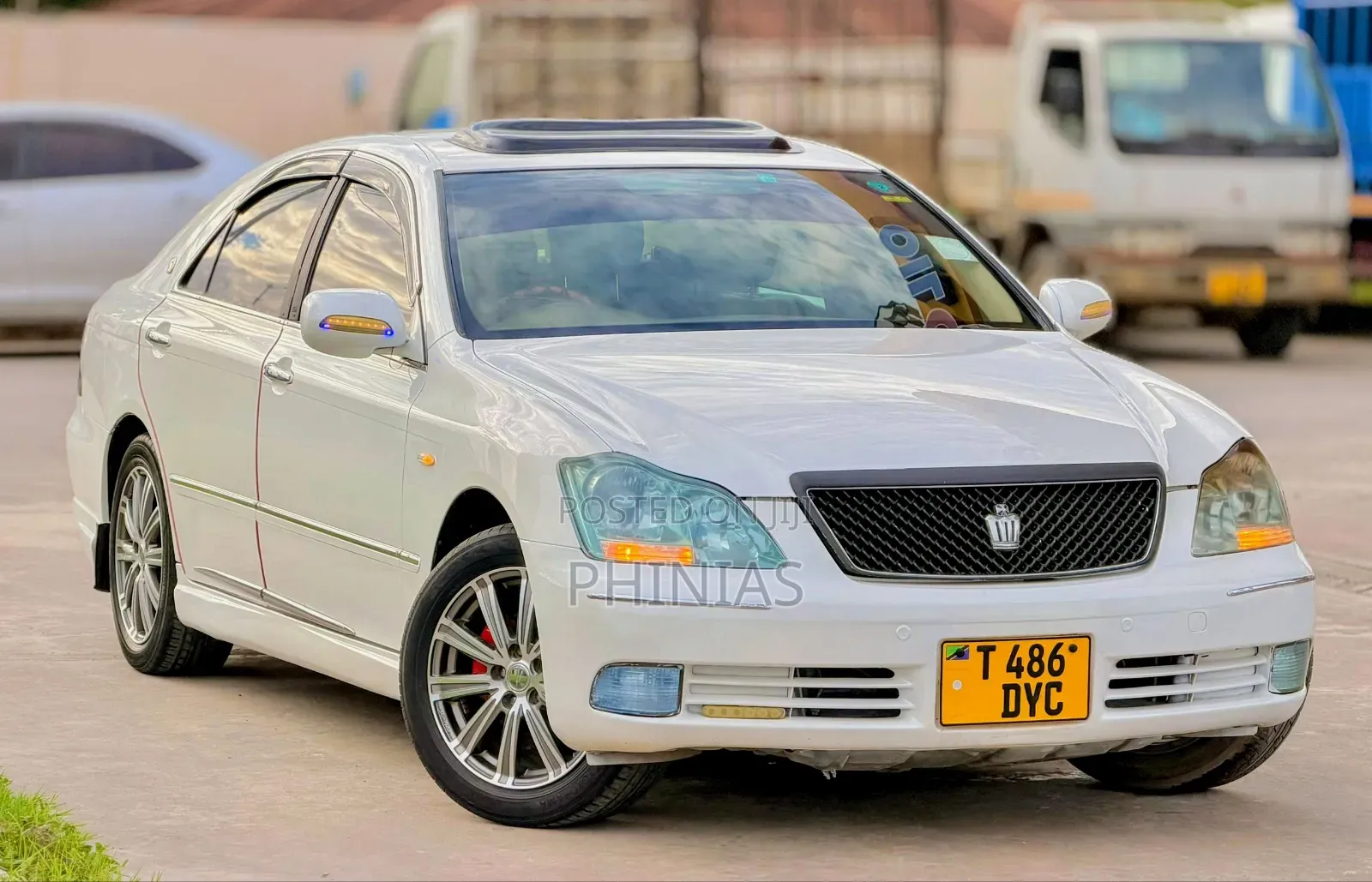 Toyota Crown Royale 2005 White