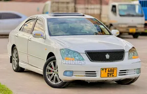 Toyota Crown Royale 2005 White
