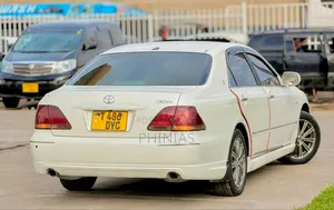 Toyota Crown Royale 2005 White