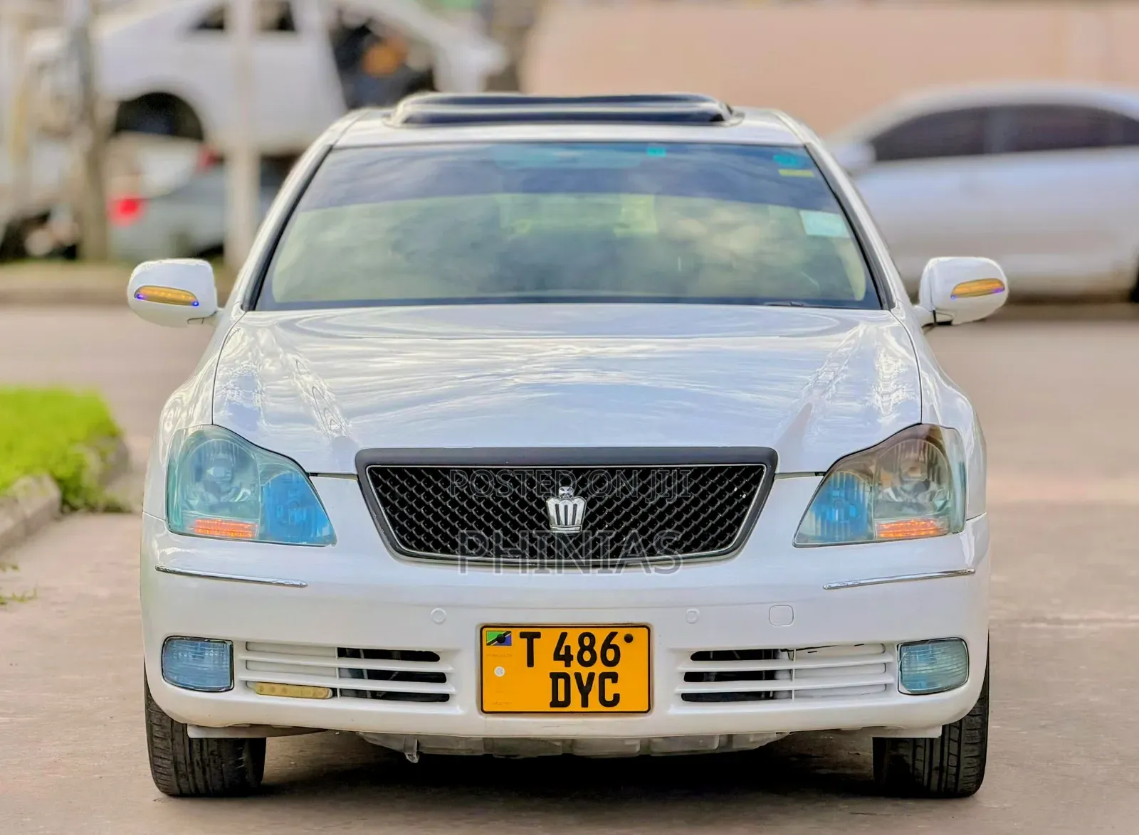 Toyota Crown Royale 2005 White