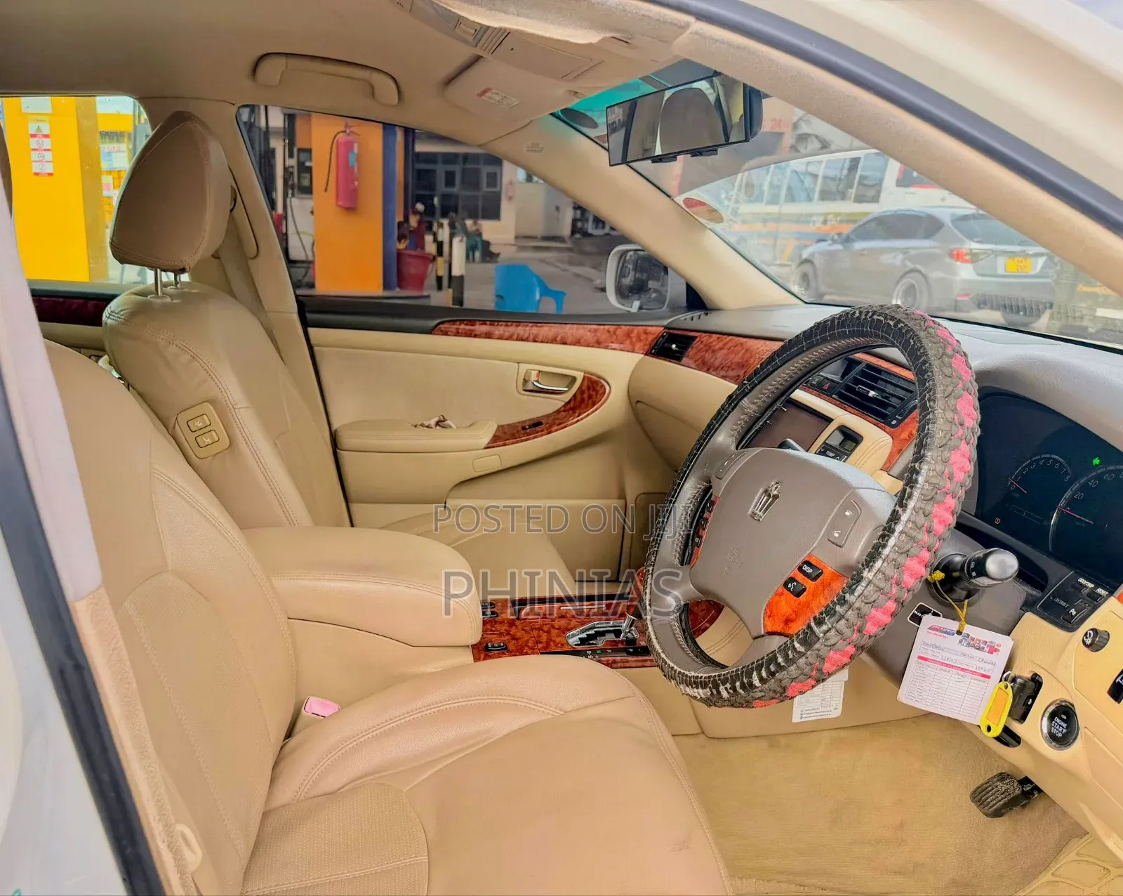 Toyota Crown Royale 2005 White