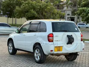 Toyota RAV4 2006 White