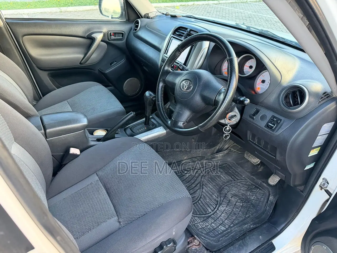 Toyota RAV4 2006 White