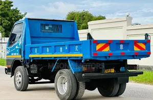 Mitsubishi Fuso Canter 2000 Blue
