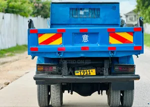 Mitsubishi Fuso Canter 2000 Blue