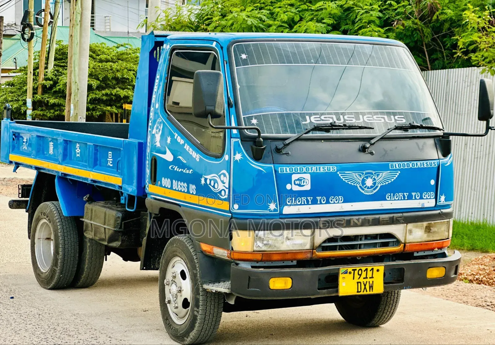 Mitsubishi Fuso Canter 2000 Blue