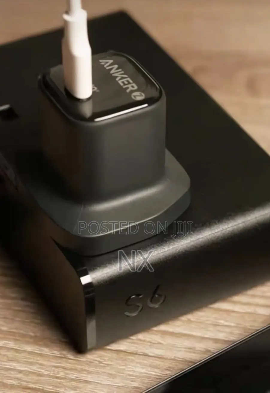 Anker Zolo 30w Charging Adapter With Pd 3.0 C2c Charging Cable