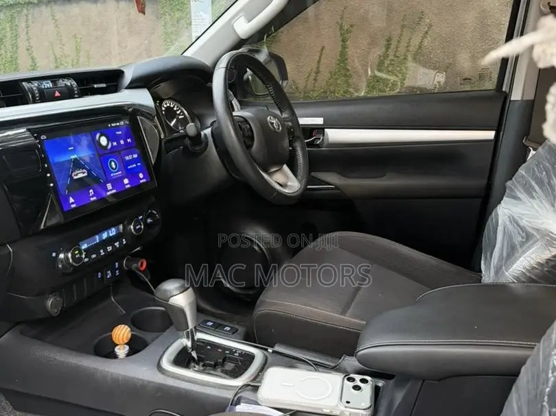 Toyota Hilux Revo Double Cab Deisel 2.4 AWD 2021 Silver