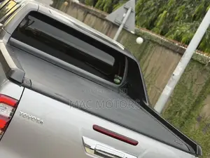 Toyota Hilux Revo Double Cab Deisel 2.4 AWD 2021 Silver