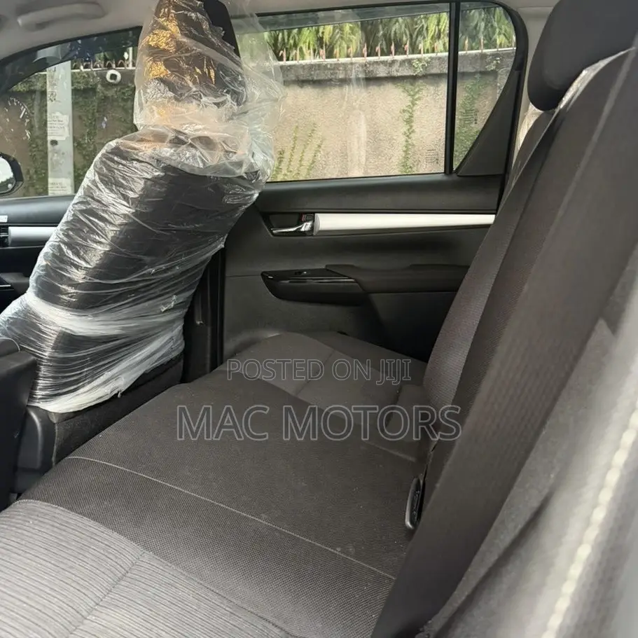 Toyota Hilux Revo Double Cab Deisel 2.4 AWD 2021 Silver