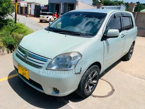 Toyota Raum 2004 Beige