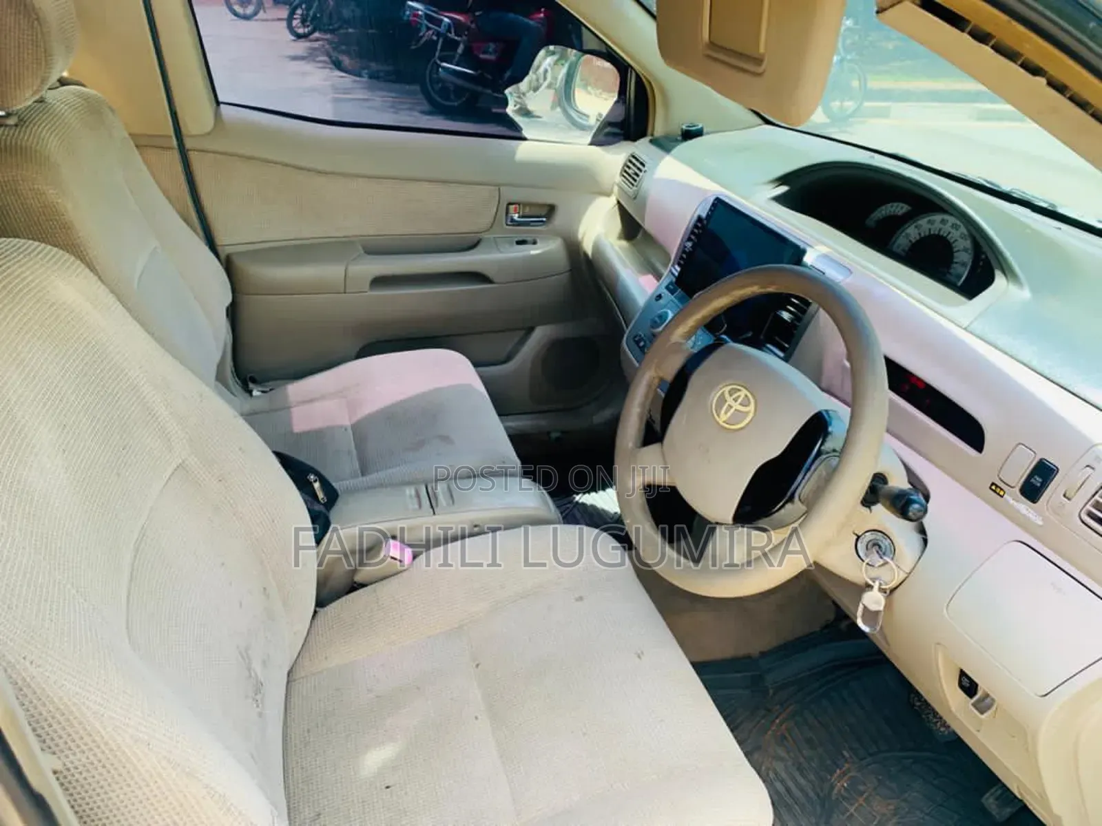 Toyota Raum 2004 Beige