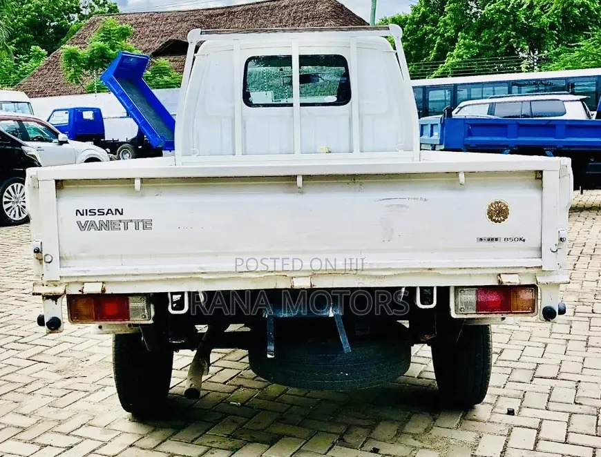Nissan Vannet Truck