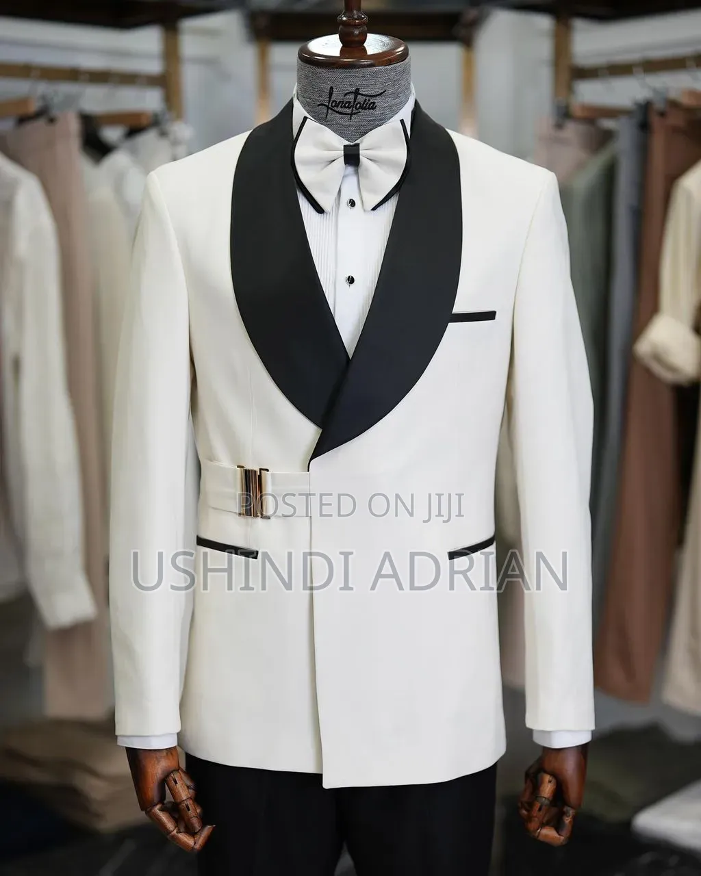 Men Suit–Classic Elegant •Price: 200,000/=