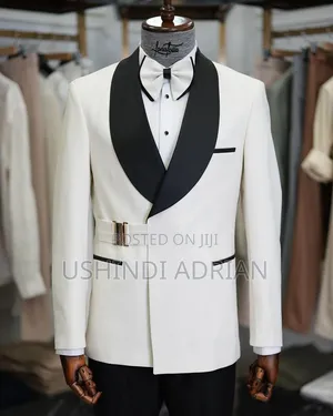 Men Suit–Classic Elegant •Price: 200,000/=