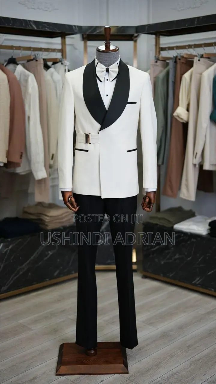 Men Suit–Classic Elegant •Price: 200,000/=