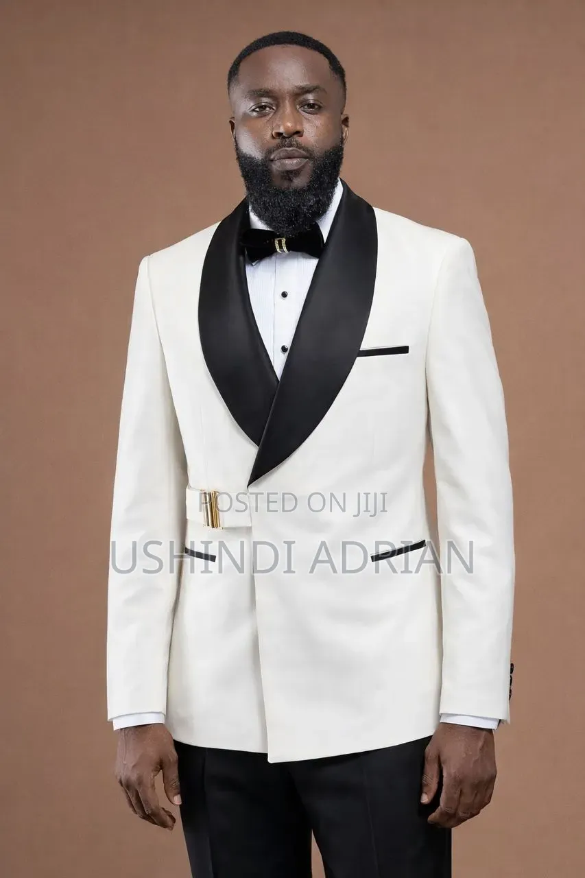 Men Suit–Classic Elegant •Price: 200,000/=