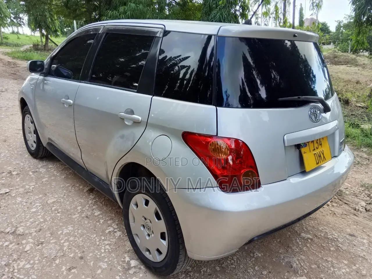 Toyota IST 2004 Silver