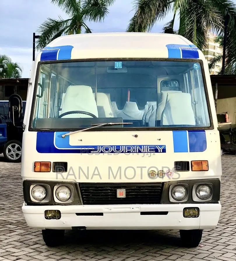 Isuzu Executive Bus 1990