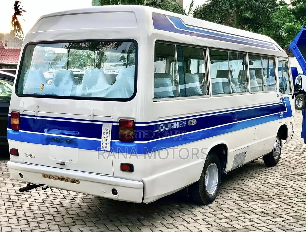 Isuzu Executive Bus 1990