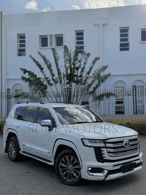Toyota Land Cruiser 2018 White